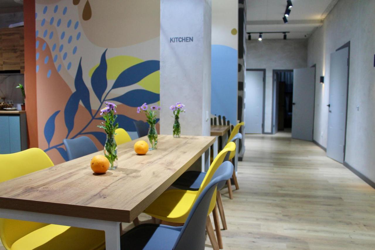 Izzzi Hostel Бишкек Экстерьер фото