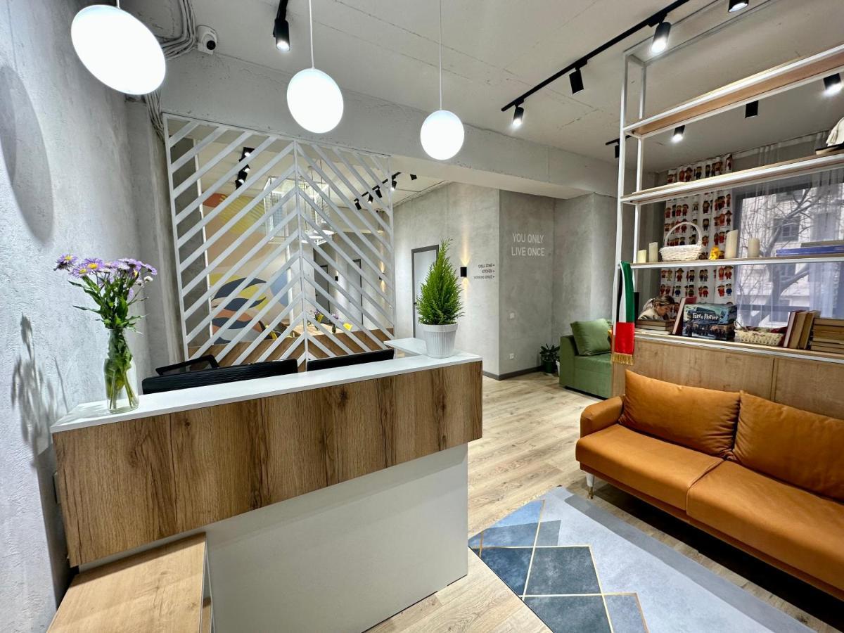 Izzzi Hostel Бишкек Экстерьер фото