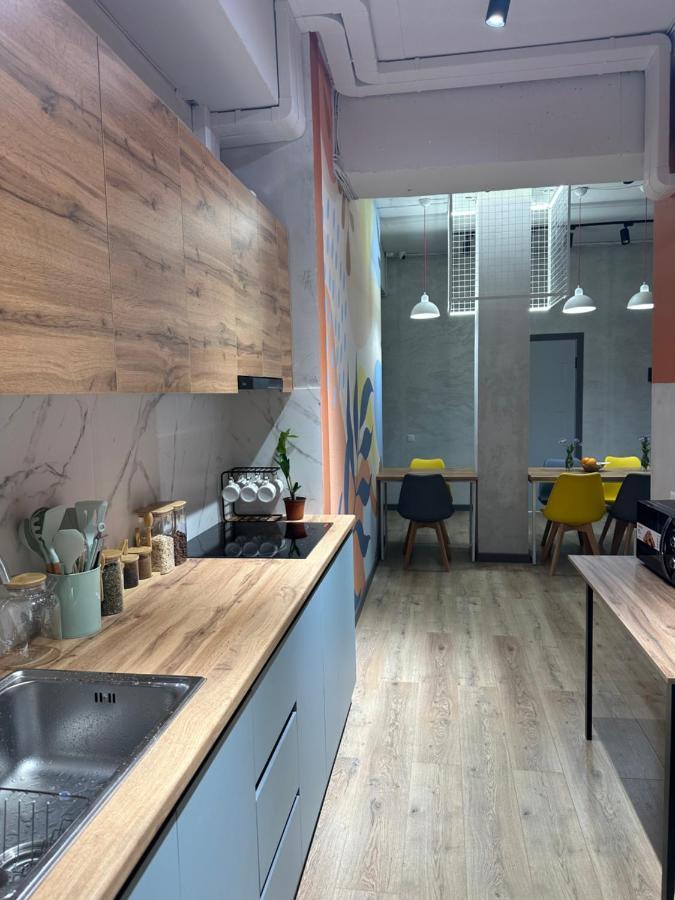 Izzzi Hostel Бишкек Экстерьер фото