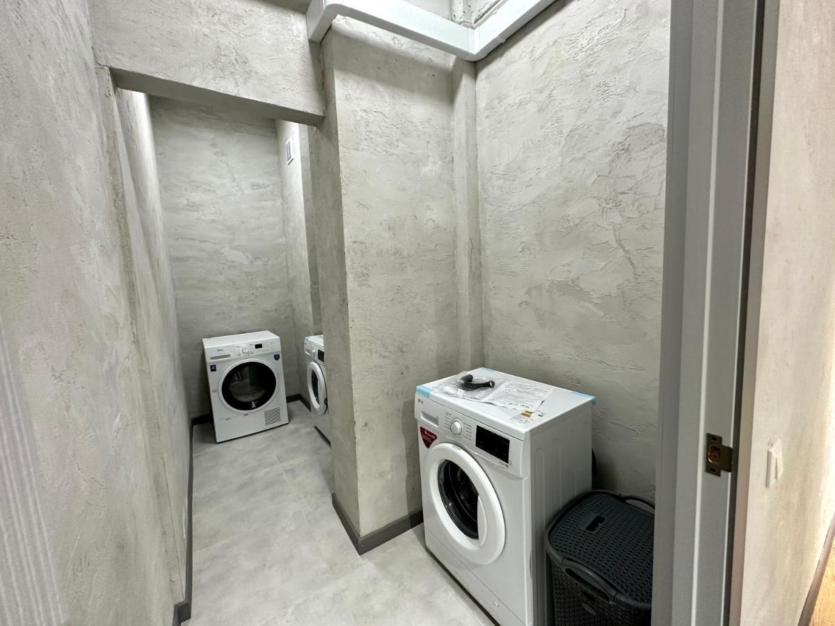 Izzzi Hostel Бишкек Экстерьер фото