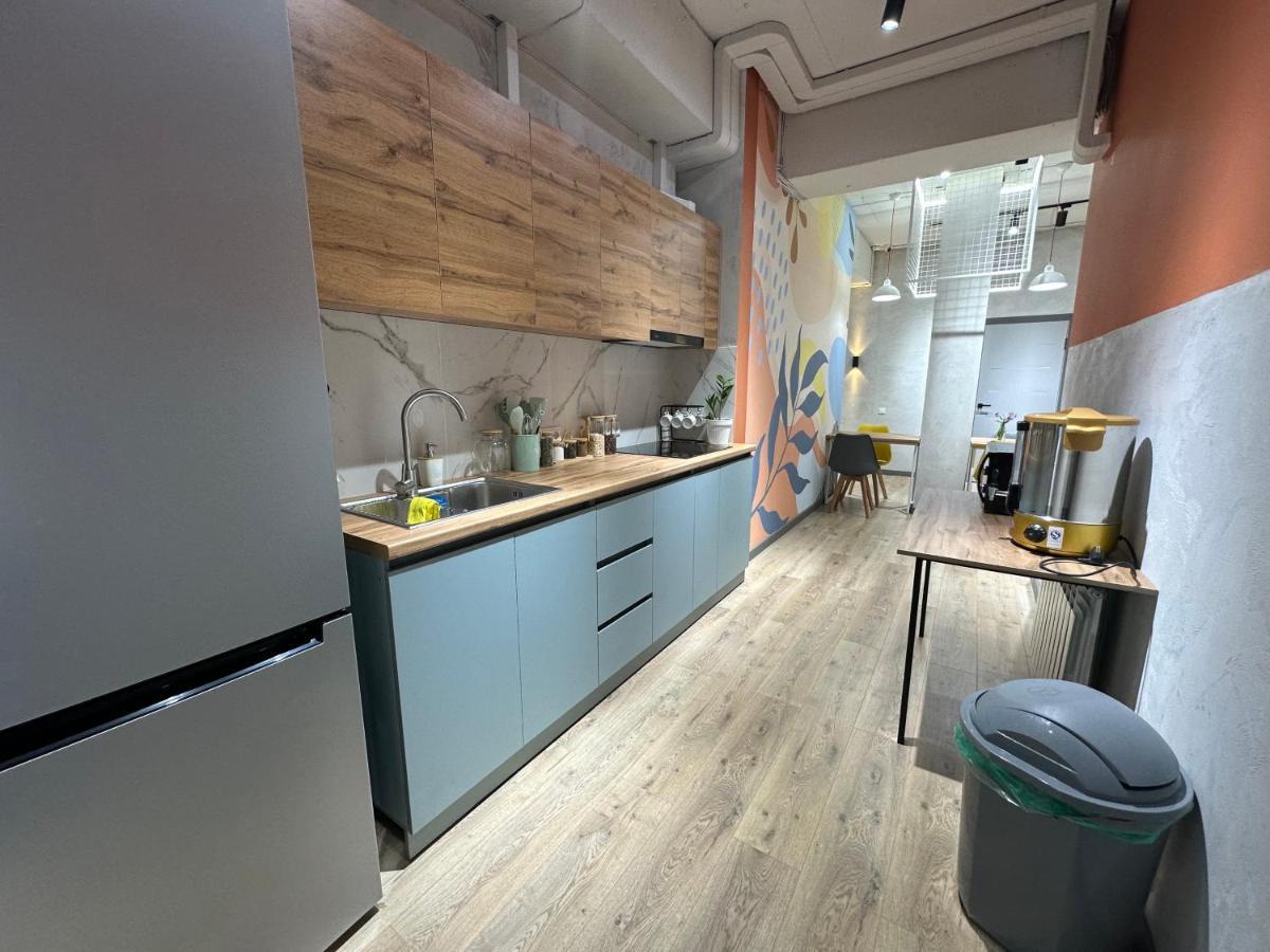 Izzzi Hostel Бишкек Экстерьер фото
