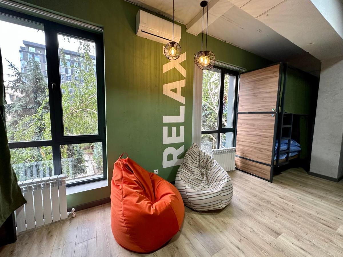 Izzzi Hostel Бишкек Экстерьер фото