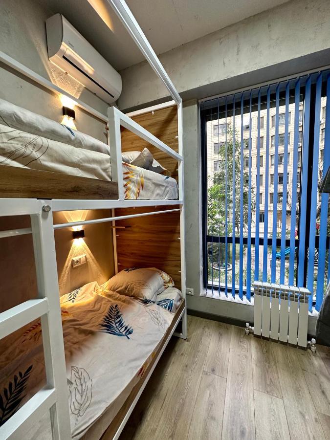 Izzzi Hostel Бишкек Экстерьер фото