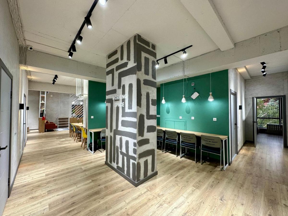 Izzzi Hostel Бишкек Экстерьер фото