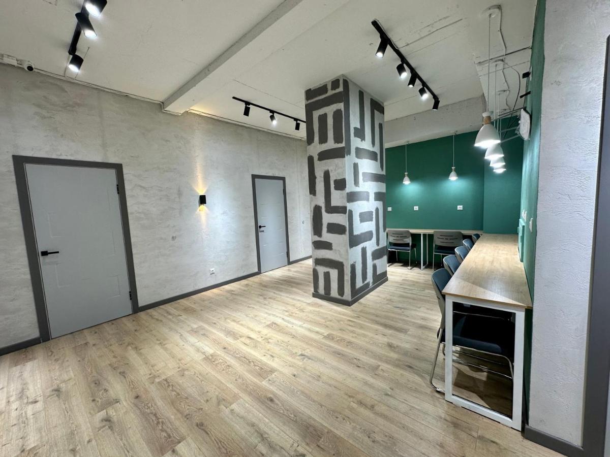 Izzzi Hostel Бишкек Экстерьер фото